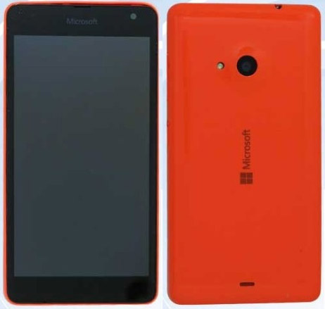 Lumia 535 sở hữu 2 camera trước, sau tích hợp đèn flash cho những bức ảnh chân thật nhất. Ảnh: x-driver.ru