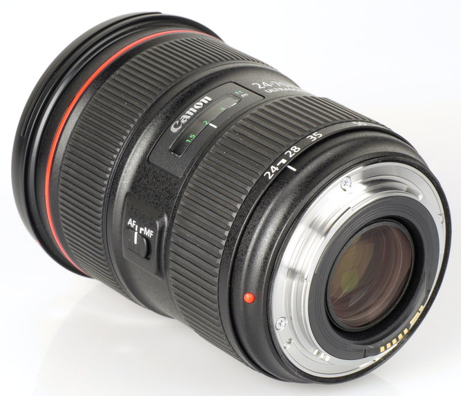 Lens  Canon 24-70 mm f2.8 L II mới chênh lệch khoảng 20 triệu so với lens Canon đã qua sử dụng. Nguồn: ephotozine.com