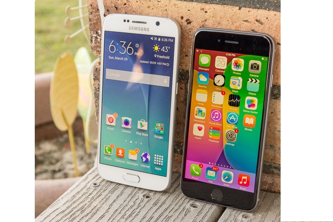 iPhone 6 và Samsung Galaxy S6 đều là những sự lựa chọn hoàn hảo dành cho bạn. Ảnh: diendandienthoai.vn