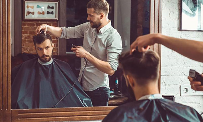 Nghề cắt tóc có làm giàu được không  JobsGO Blog