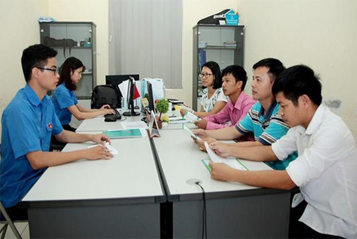 Đến các trung tâm giới thiệu việc làm để tìm nơi cung cấp nguồn hàng gia công tại nhà Đến các trung tâm giới thiệu việc làm để tìm nơi cung cấp nguồn hàng gia công tại nhà