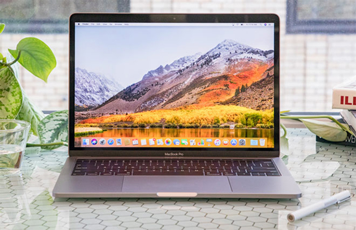 Với hiệu năng và giá tiền hiện tại thì MacBook Pro 2018 không phải là máy tính phổ thông Với hiệu năng và giá tiền hiện tại thì MacBook Pro 2018 không phải là máy tính phổ thông