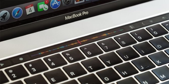MacBook Pro 2018 vẫn giữ kiểu thiết kế màn hình cánh bướm MacBook Pro 2018 vẫn giữ kiểu thiết kế màn hình cánh bướm