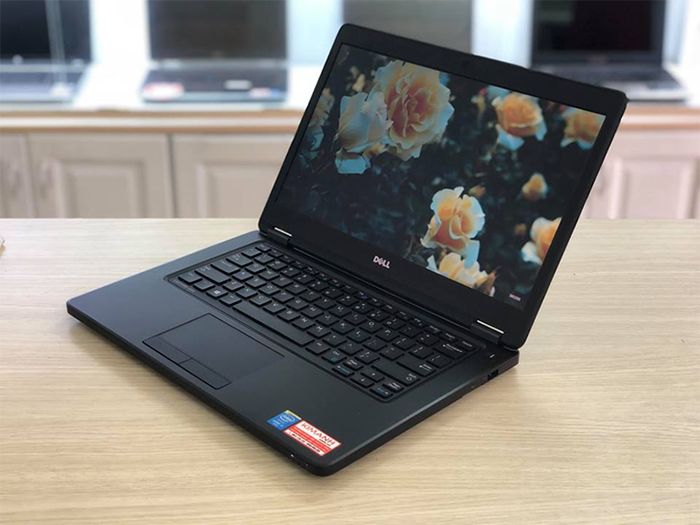 Thiết bị lưu trữ của E5450 vượt trội hơn nhiều đối thủ