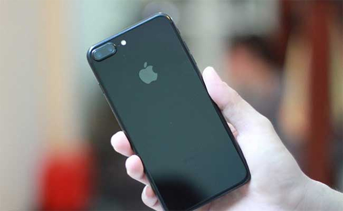 Những điểm mạnh iPhone 7 Plus ăn đứt iPhone SE có thể kể đến đó là màn hình lớn 5.5 inch Những điểm mạnh iPhone 7 Plus ăn đứt iPhone SE có thể kể đến đó là màn hình lớn 5.5 inch