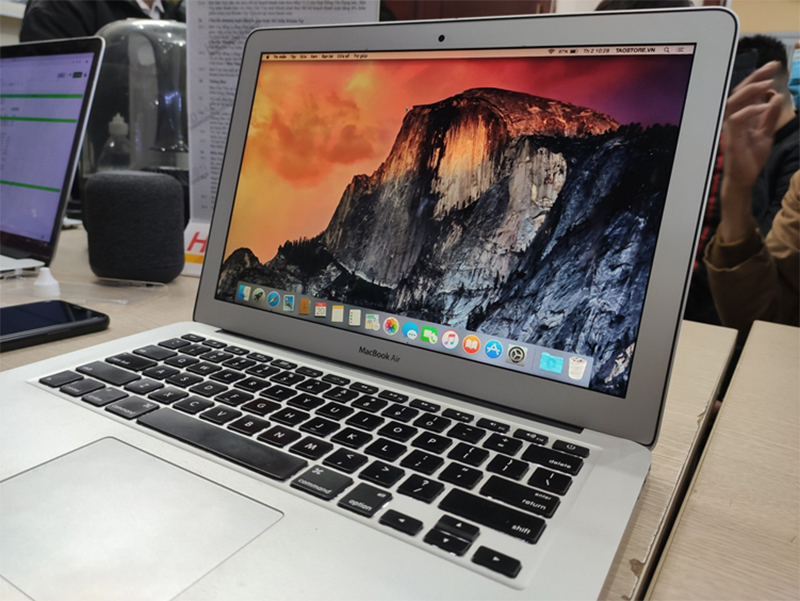 Đánh giá macbook air 2014 cũ: Thiết kế, hiệu suất, thời lượng pin