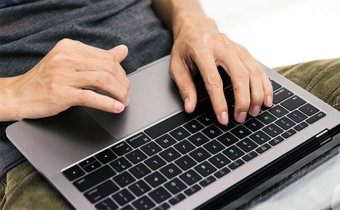 Kiểu bàn phím cánh bướm của Apple Kiểu bàn phím cánh bướm của Apple