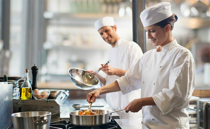 Thu nhập ổn định, đào tạo nhanh, cơ hội việc rộng mở… là những tiêu chí khiến nghề bếp.