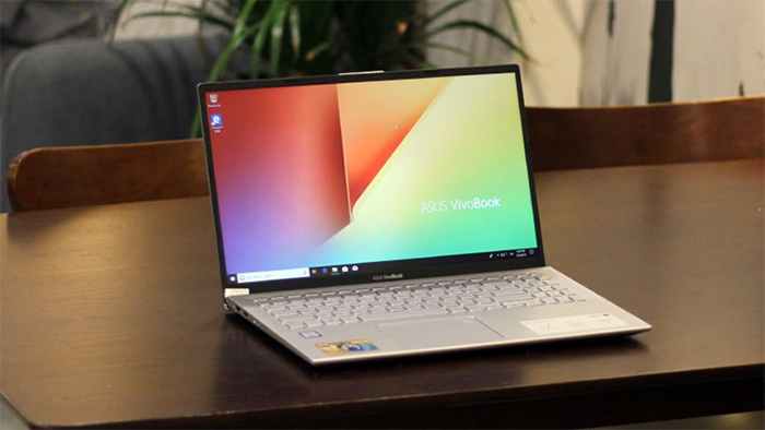Vivobook 15 A512FA ghi điểm với thiết kế mỏng nhẹ, sang trọng, màn hình lớn 15,6 inch nhưng chỉ nặng 1.7kg Vivobook 15 A512FA ghi điểm với thiết kế mỏng nhẹ, sang trọng, màn hình lớn 15,6 inch nhưng chỉ nặng 1.7kg