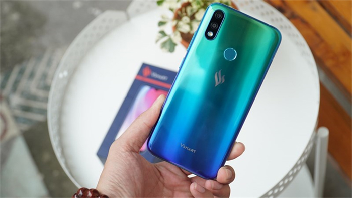 Tuy được phát hành bởi công ty nội địa nhưng Vsmart Joy 2+ sở hữu thiết kế và cấu hình không kém cạnh các nhà sản xuất quốc tế Tuy được phát hành bởi công ty nội địa nhưng Vsmart Joy 2+ sở hữu thiết kế và cấu hình không kém cạnh các nhà sản xuất quốc tế