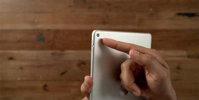 iPad Air 2019 có kết cấu camera sau khá giống với thế hệ tiền nhiệm iPad Air 2019 có kết cấu camera sau khá giống với thế hệ tiền nhiệm