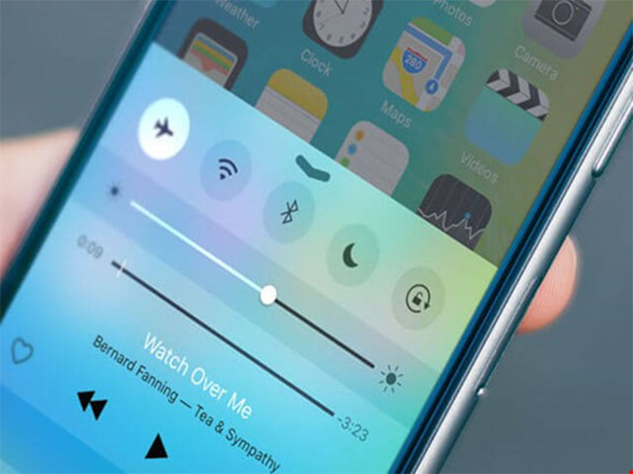 Chắc chắn rằng bạn không kết nối iPhone của mình với Bluetooth Chắc chắn rằng bạn không kết nối iPhone của mình với Bluetooth