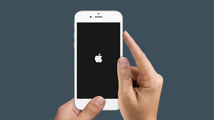 Tắt nguồn và khởi động lại thiết bị có thể sửa được lỗi iPhone bắt sóng kém