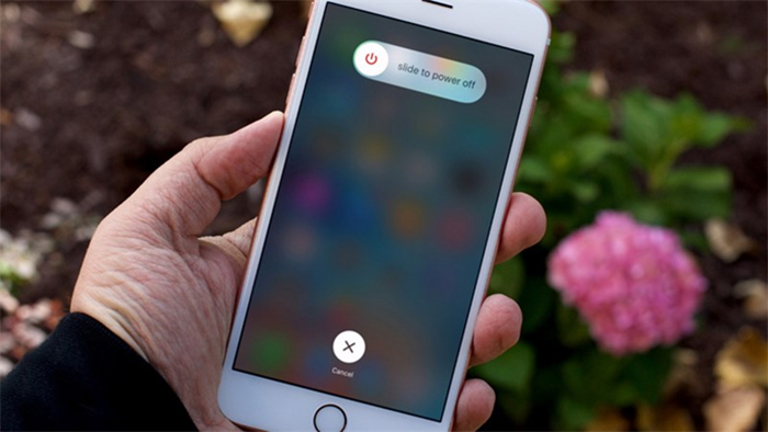 iPhone 7 bạn đang dùng có thể là bản lock. Đây là một nguyên nhân gây ra lỗi không có dịch vụ iPhone 7 bạn đang dùng có thể là bản lock. Đây là một nguyên nhân gây ra lỗi không có dịch vụ