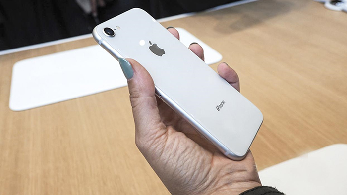 Thiết kế iPhone 8 cao cấp với mặt kính bóng bẩy, sang trọng