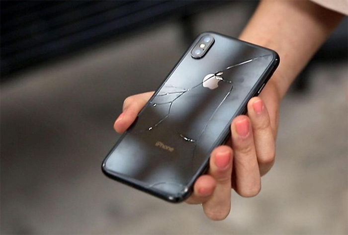 Điện thoại iPhone X bị rơi vỡ làm xuất hiện lỗi bị treo táo Điện thoại iPhone X bị rơi vỡ làm xuất hiện lỗi bị treo táo