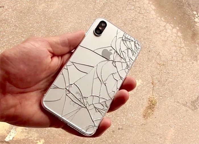 Sáng chế mới giúp iPhone giảm thiệt hại khi bị rơi | VTV.VN