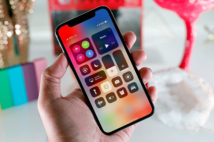 Khởi động lại iPhone X để sửa lỗi mất sóng Khởi động lại iPhone X để sửa lỗi mất sóng