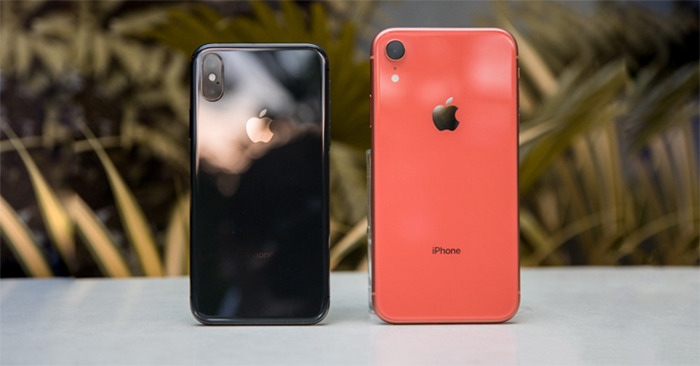 iPhone X có cụm camera kép 12MP, trong khi đó iPhone XR chỉ có 1 camera 