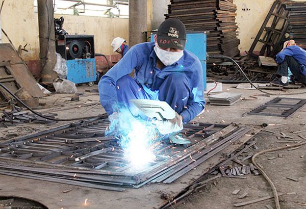 Thợ của sắt TPHCM làm việc theo hình thức khoán