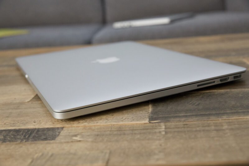 mua macbook pro 2015