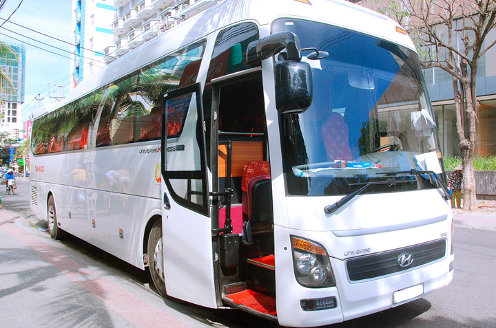 Tuyển lái xe du lịch 45 chỗ