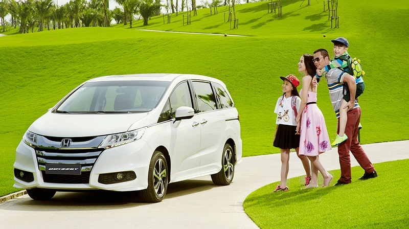 Tuyển lái xe du lịch 7 chỗ