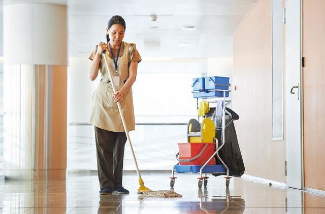 nhân viên vệ sinh bình dương
