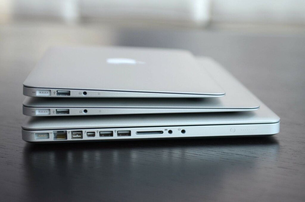 Nên mua Macbook nào cho phù hợp?