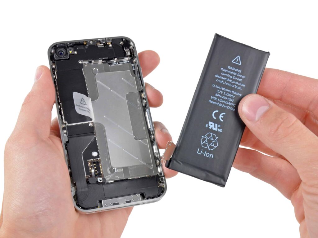 Thay Pin iPhone có làm giảm khả năng chống nước