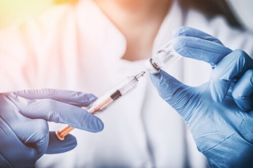 Làm thế nào để đăng ký chích vaccine?