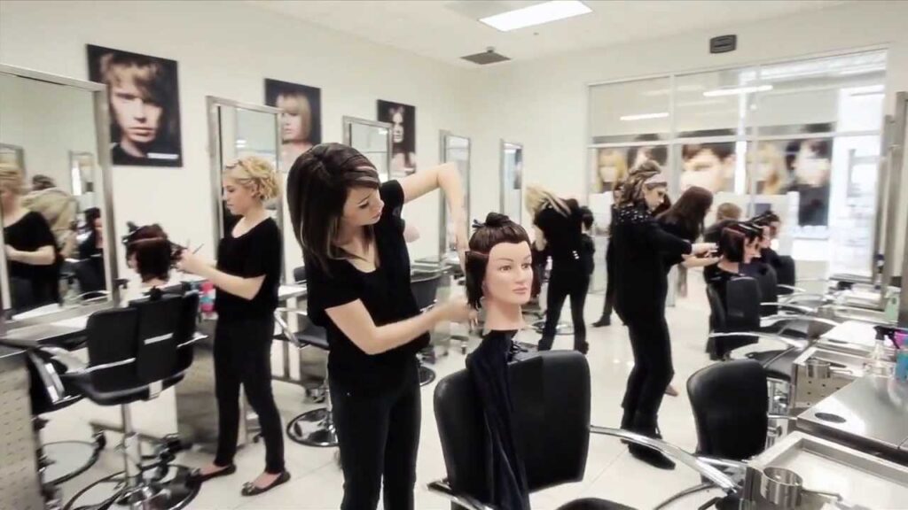 Nên học cắt tóc nam hay nữ  Hair Salon Đức Nguyễn