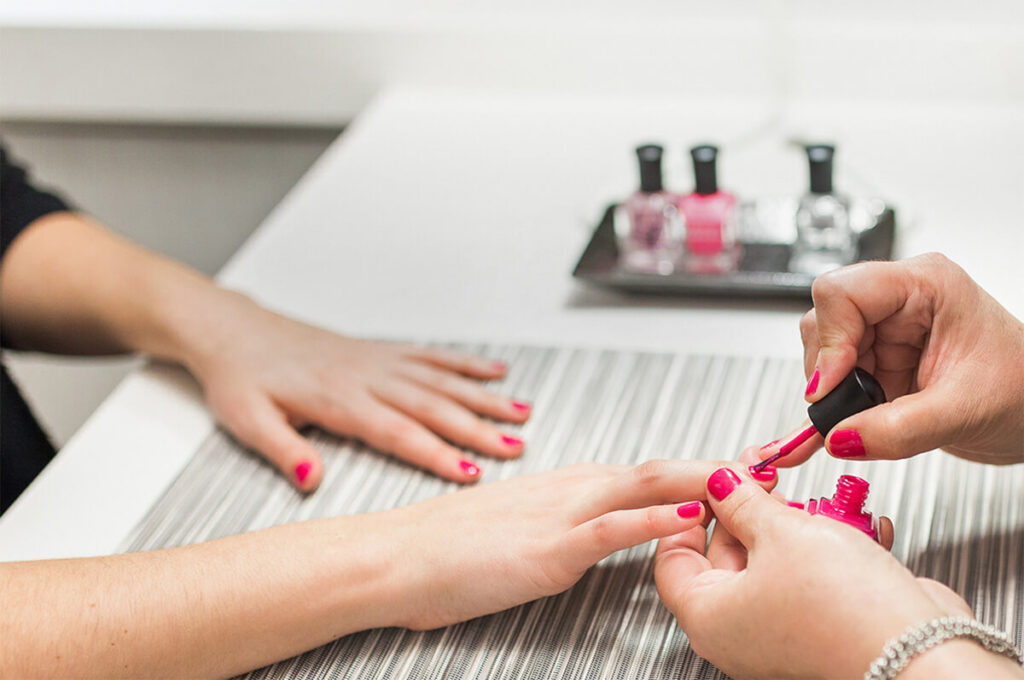 Một số dụng cụ cơ bản hỗ trợ học làm nail cho người mới bắt đầu