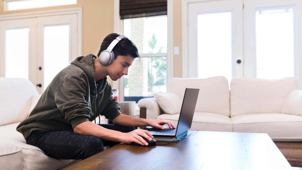 kết nối tai nghe bluetooth với laptop