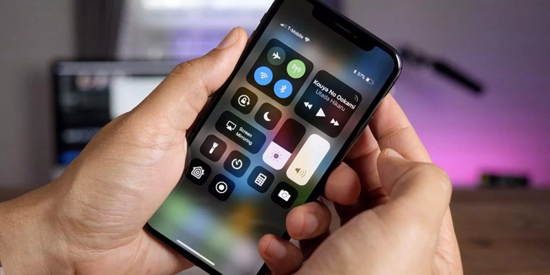 iphone tự bật wifi