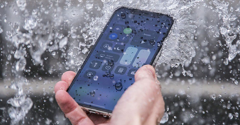 iphone bị vô nước