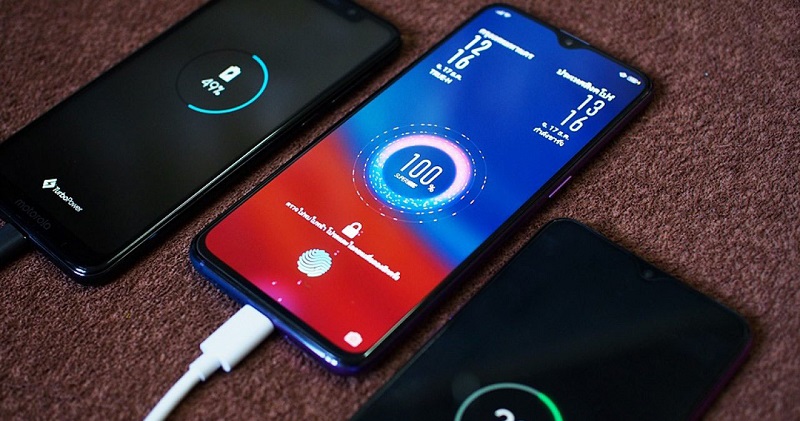 Chia sẻ kinh nghiệm sạc pin điện thoại đúng cách giúp pin khỏe, người dùng an toàn sạc pin điện thoại đúng cách