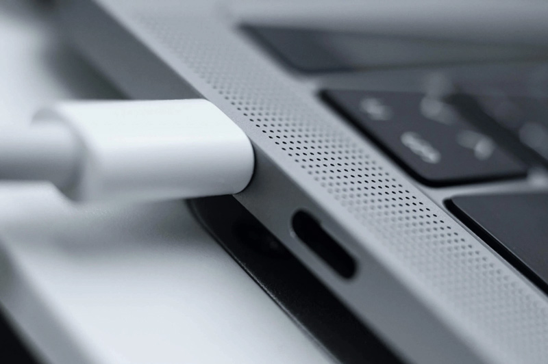 Macbook sạc không vào pin