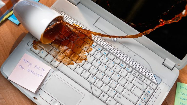 laptop bị vô nước