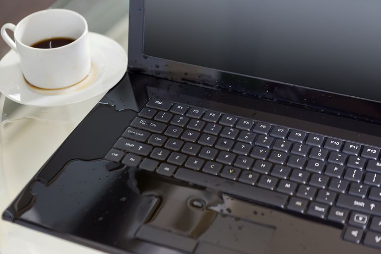laptop bị vô nước