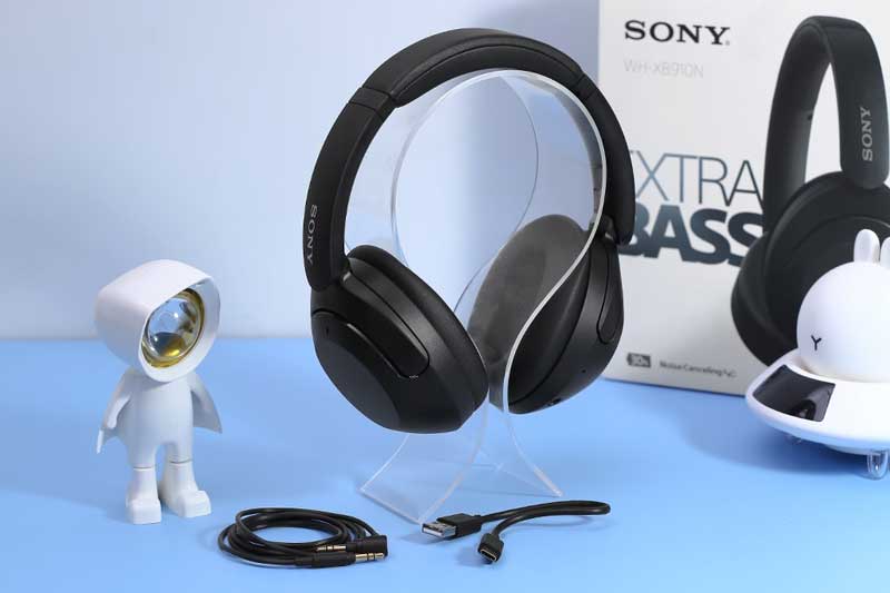 Lựa chọn tai nghe Sony hay JBL?