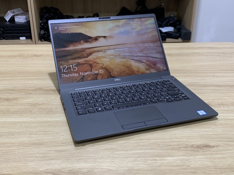 Dell Latitude 7400 sở hữu bàn phím rất dễ sử dụng