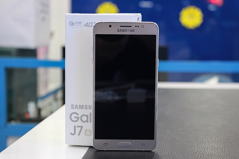 Đánh giá Samsung Galaxy J7