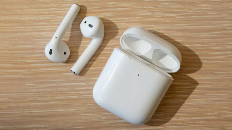 Những chiếc tai nghe AirPod đang rất được ưa chuộng trên thị trường vì thiết kế hiện đại, tinh tế