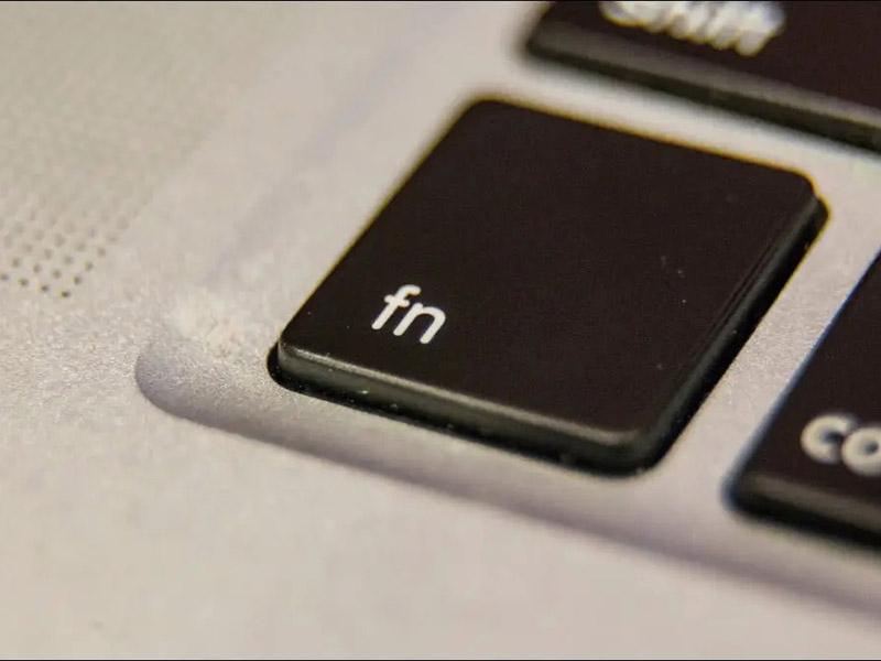 Sử dụng kết hợp phím Fn để xử lý lỗi chuột cảm ứng laptop không di chuyển được