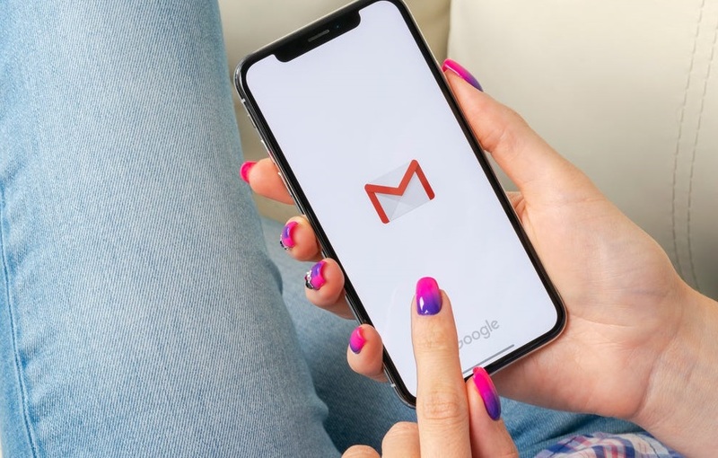 Sử dụng Gmail là cách chuyển danh bạ từ iPhone sang SIM đơn giản nhất