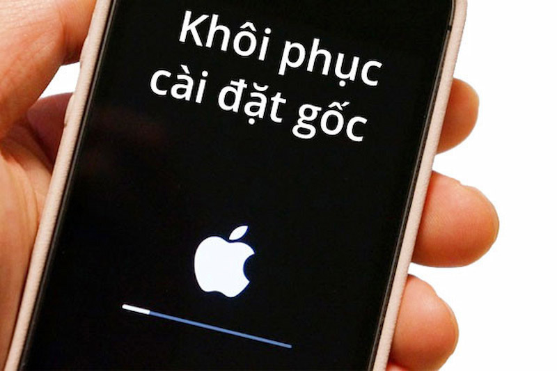 Khôi phục cài đặt gốc trên iPhone để chữa điện thoại bị ám màn