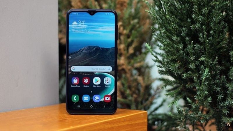 Samsung Galaxy A10e hỗ trợ học tập cho các trẻ từ 12 tuổi