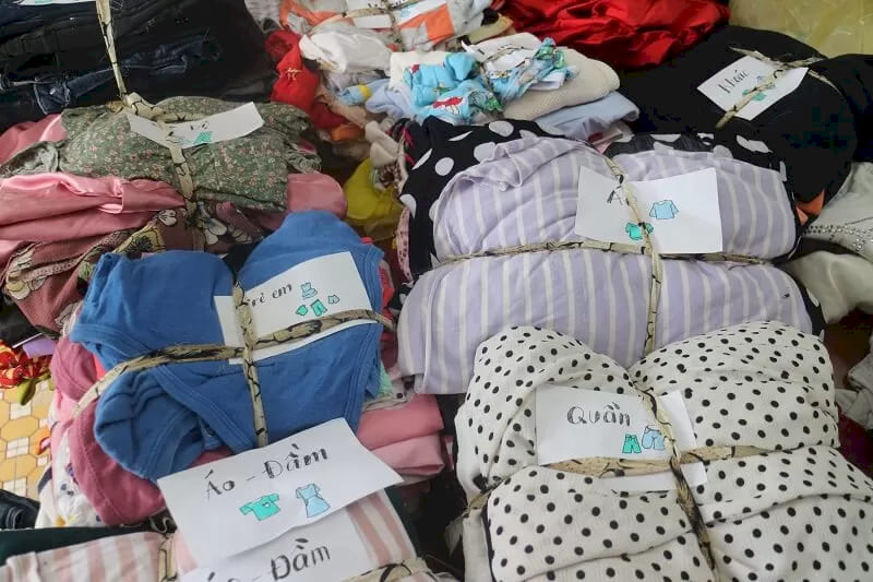 Quyên góp quần áo cũ tại huyện Nhà Bè