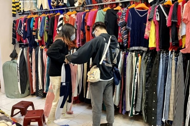 Quan tâm đến thương hiệu khi mua đồ cũ
